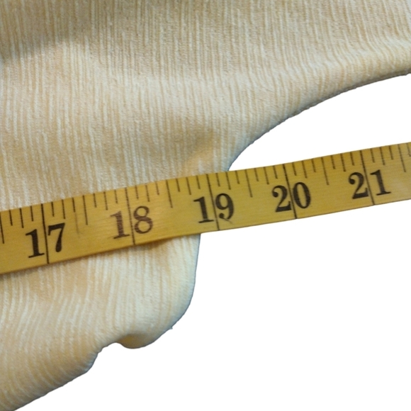 BCX Cold Shoulder Crop Top - Picture 4 of 7